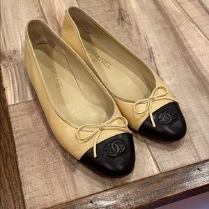 CHANEL ballet flats